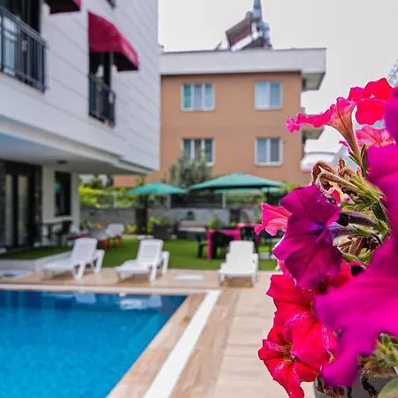 Oniks Comfort Suites Antalya Exterior photo